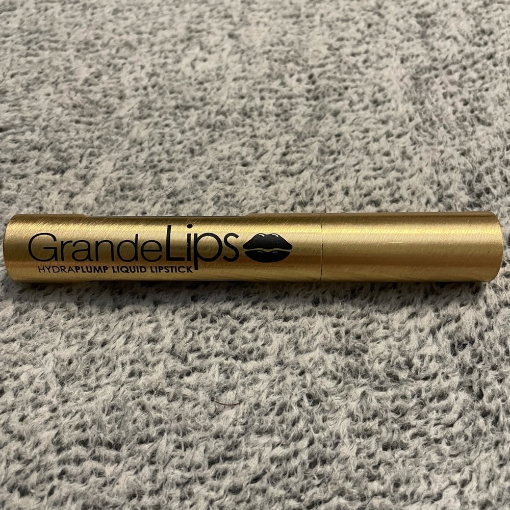 NEW GrandeLips HydraPlump Liquid Lipstick - Red